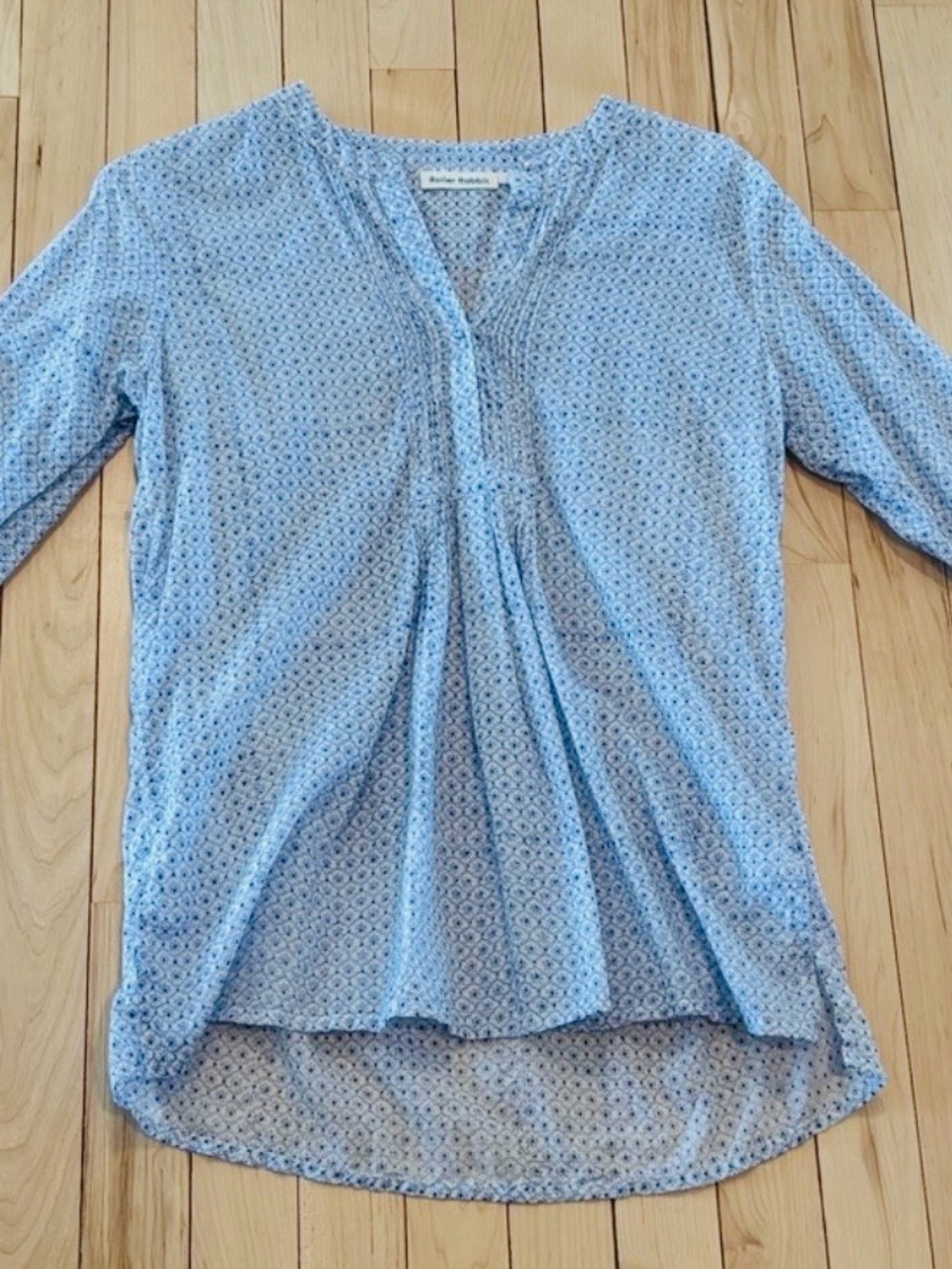 Roller Rabbit Blue & White Printed V-Neck Blouse XS